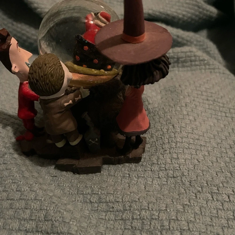 Disney's Nightmare Before Christmas RETIRED Lock Shock & Barrel Snow Globe Read - Picture 7 of 9